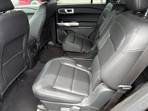 Used 2023 Ford Explorer XLT w/ Equipment Group 202A AWD/4WD image 24