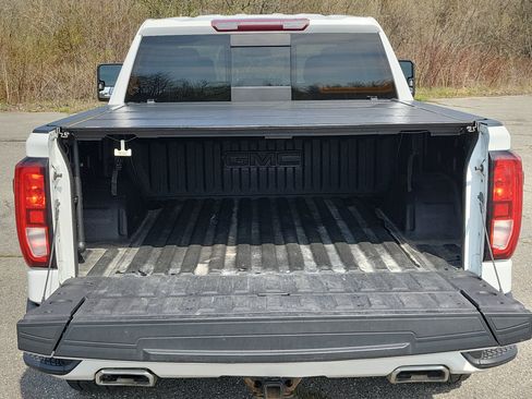 Used 2020 GMC Sierra 1500 Elevation w/ Elevation Value Package AWD/4WD image 17