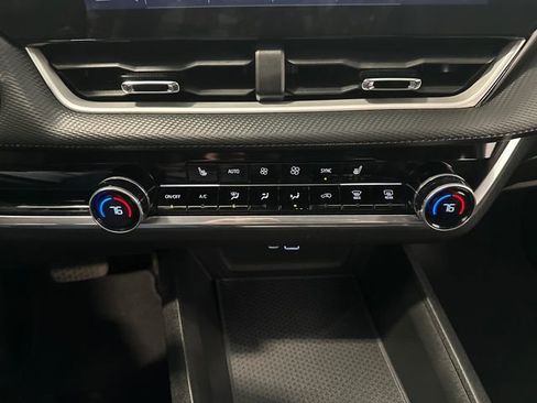 Used 2025 Chevrolet Equinox LT w/ Convenience Package II FWD image 26