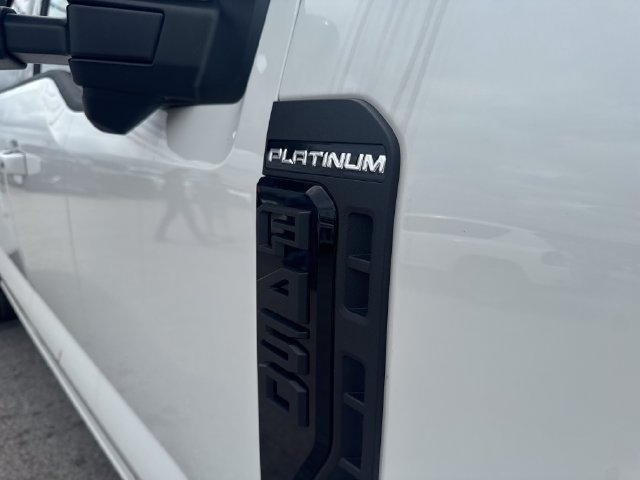 Used 2025 Ford F450 Platinum w/ FX4 Off-Road Package AWD/4WD image 4