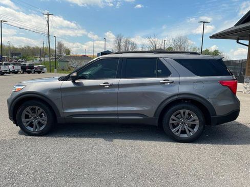 Used 2021 Ford Explorer XLT w/ Equipment Group 202A AWD/4WD image 4