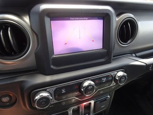 Used 2021 Jeep Wrangler Sport AWD/4WD image 19