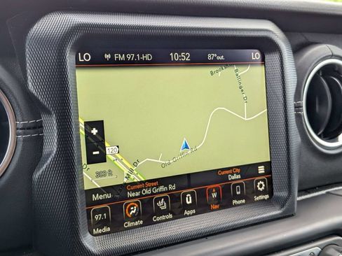 Used 2021 Jeep Wrangler Unlimited Sahara w/ Cold Weather Group AWD/4WD image 21