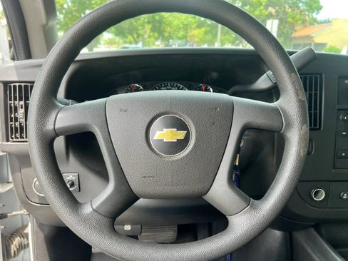 Used 2020 Chevrolet Express 2500 RWD image 23
