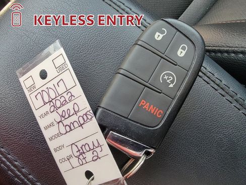 Used 2022 Jeep Compass Latitude w/ Sun and Sound Group AWD/4WD image 31