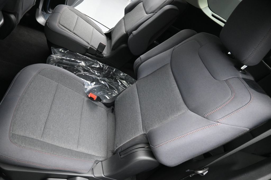 Used 2026 Ford Explorer Active AWD/4WD image 28