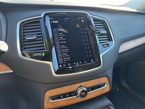 Certified 2024 Volvo XC90 B6 Plus w/ Protection Package Premier image 23