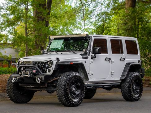 Used 2016 Jeep Wrangler Unlimited Sahara AWD/4WD image 50