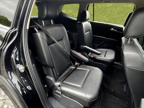 Used 2019 Volkswagen Atlas SE image 25