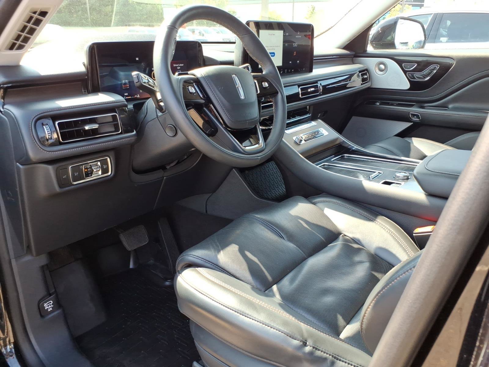 Used 2025 Lincoln Aviator Reserve w/ Equipment Group 201A AWD/4WD image 16