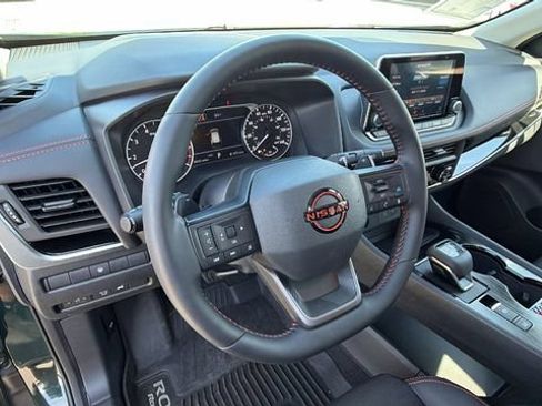 Used 2026 Nissan Rogue SV AWD/4WD image 32