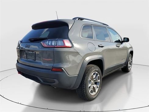 Used 2022 Jeep Cherokee Trailhawk image 4