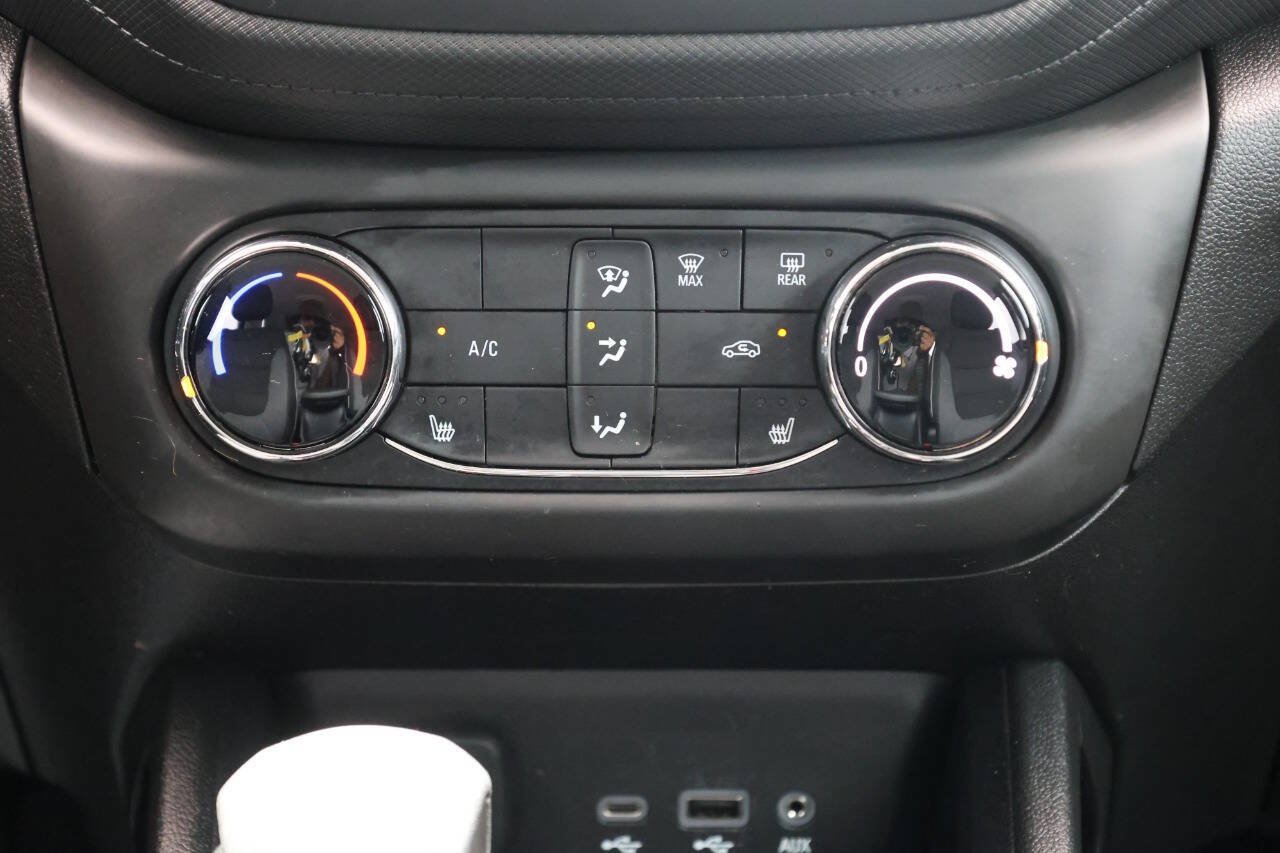 Used 2023 Chevrolet TrailBlazer LT FWD image 21