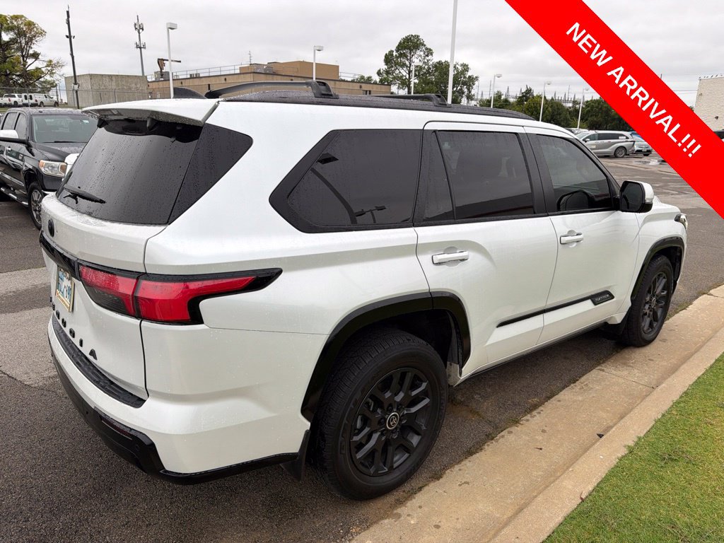 Used 2024 Toyota Sequoia Platinum AWD/4WD image 4