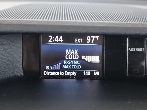 Used 2014 Toyota Sienna XLE w/ XLE Premium Package FWD image 26