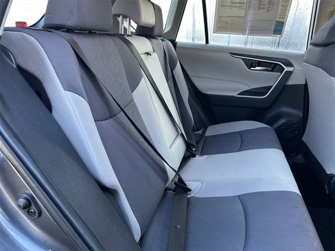 Used 2020 Toyota RAV4 XLE image 23