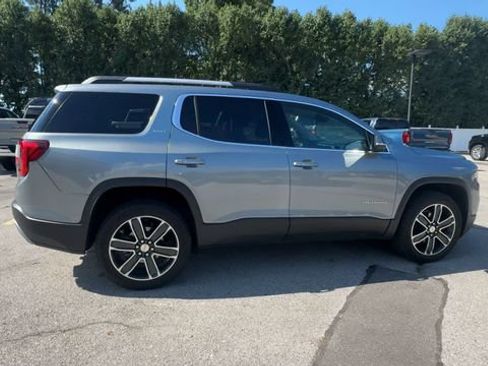 Used 2023 GMC Acadia SLT w/ Preferred Package FWD image 9