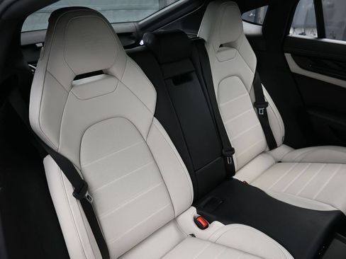 Certified 2025 Porsche Panamera 4S AWD/4WD image 28