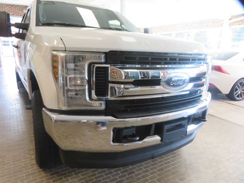 Used 2019 Ford F250 XLT w/ FX4 Off-Road Package AWD/4WD image 56