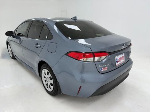 Used 2025 Toyota Corolla LE image 38