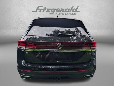 Used 2024 Volkswagen Atlas SE AWD/4WD image 4