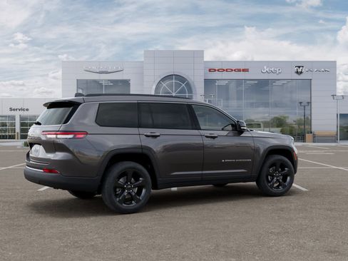 New 2026 Jeep Grand Cherokee L Limited w/ Limited Altitude Package AWD/4WD image 4