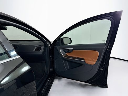 Used 2015 Volvo S60 T5 Platinum image 33