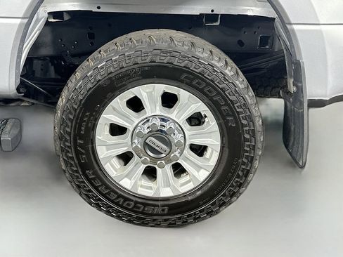 Used 2022 Ford F250 XLT w/ XLT Value Package image 34