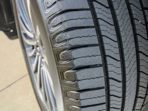 Used 2020 Lincoln Aviator Reserve w/ Equipment Group 201A image 6