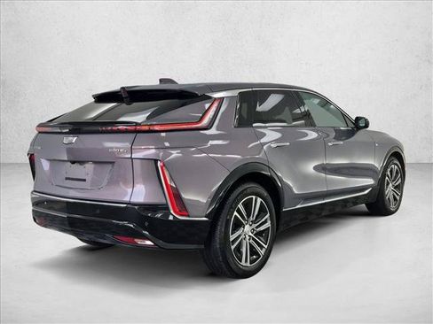 Used 2024 Cadillac Lyriq Luxury AWD/4WD image 5