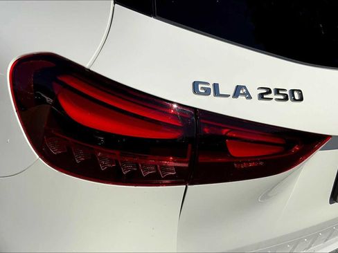 Certified 2026 Mercedes-Benz GLA 250 4MATIC image 18