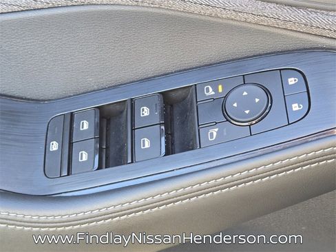 Used 2023 Nissan Rogue SV image 22