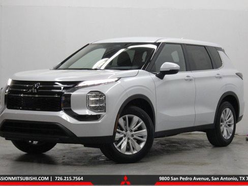 New 2026 Mitsubishi Outlander ES image 1