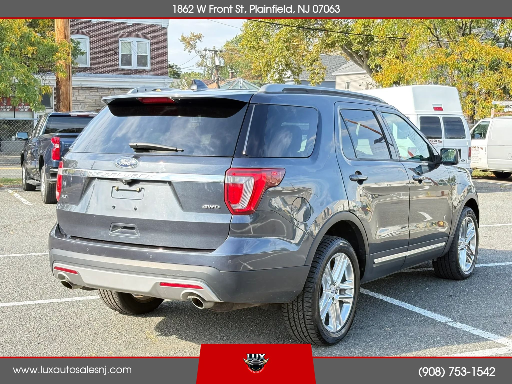 Used 2017 Ford Explorer XLT w/ Equipment Group 202A AWD/4WD image 5