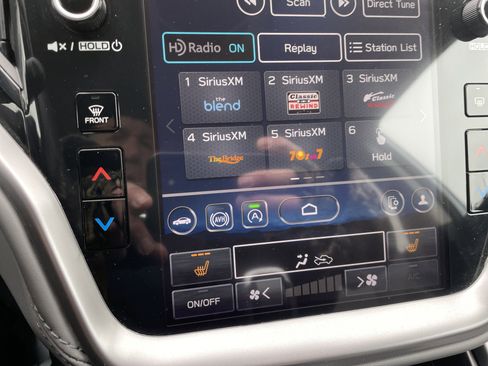 Used 2025 Subaru Outback Premium image 34