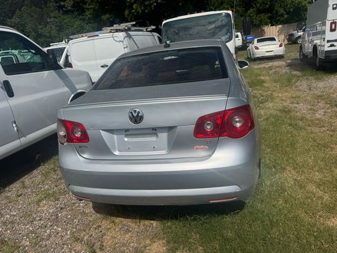 Used 2006 Volkswagen Jetta TDI FWD image 4