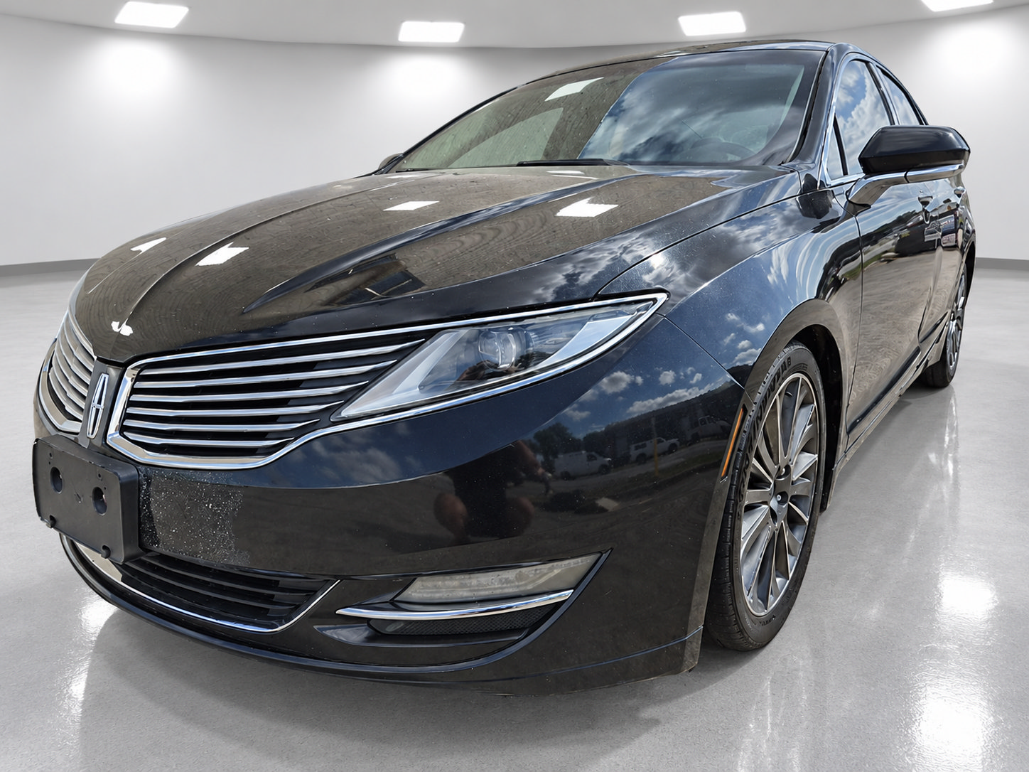 Used 2013 Lincoln MKZ FWD image 1