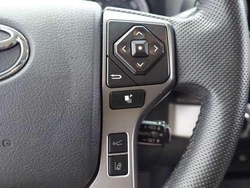 Used 2020 Toyota Tacoma SR5 AWD/4WD image 21