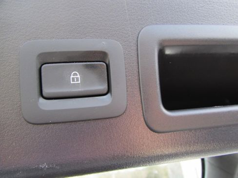 Used 2025 MAZDA MAZDA3 2.5 S Hatchback w/ Premium Pkg image 27