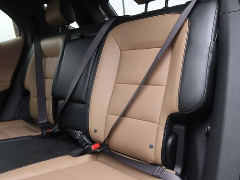 Used 2023 Chevrolet Equinox Premier image 36