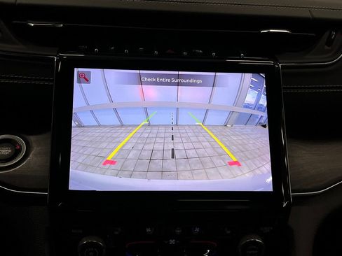 Used 2022 Jeep Grand Cherokee L Overland image 25