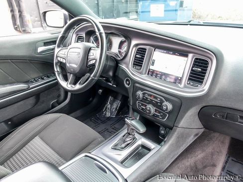 Used 2019 Dodge Charger SXT w/ Navigation & Travel Group image 25