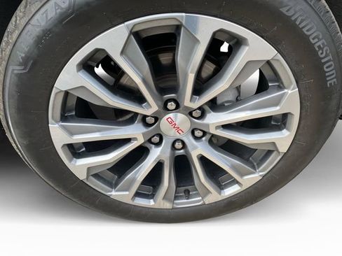 Used 2021 GMC Yukon XL Denali w/ Denali Premium Package AWD/4WD image 9