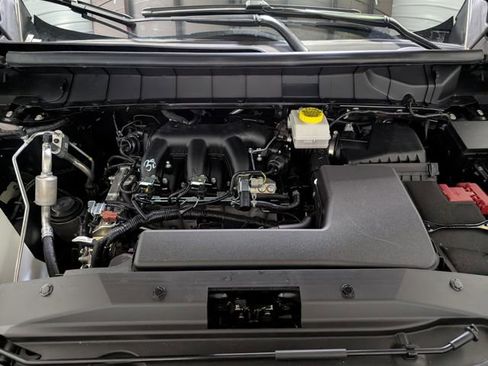 Used 2025 Nissan Pathfinder SV AWD/4WD image 29