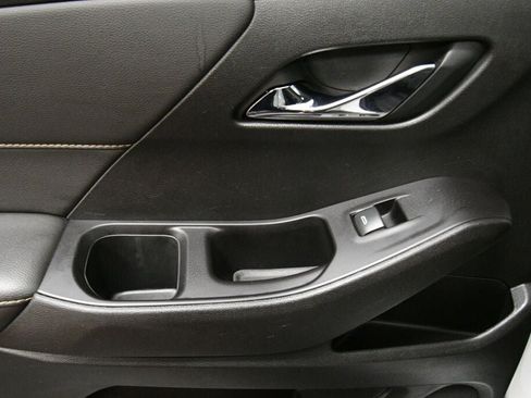 Used 2020 Chevrolet Traverse LT image 20