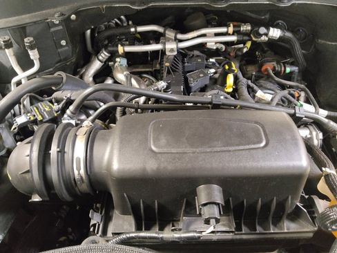 Used 2021 Ford Explorer XLT w/ Equipment Group 202A image 30