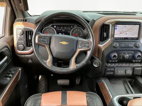 Used 2022 Chevrolet Silverado 2500 High Country w/ Technology Package image 8