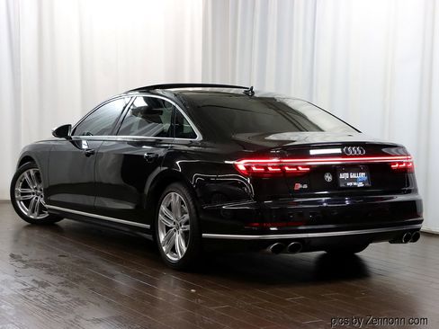 Used 2020 Audi S8 L w/ S8 Executive Package image 9