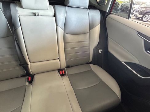 Used 2020 Toyota RAV4 XLE Premium image 14