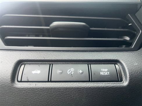 Used 2024 Nissan Altima 2.5 SV image 10